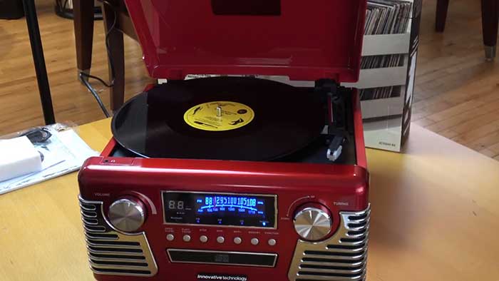 Victrola Retro 50s in red color